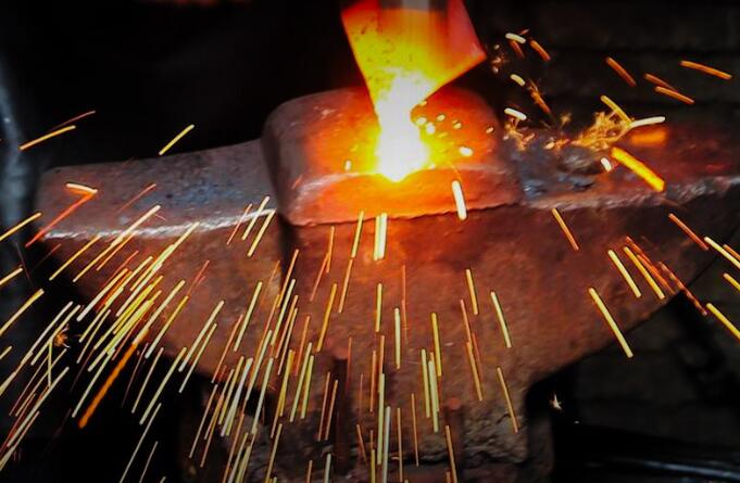 Are hand forged kitchen knives better? - Letcase