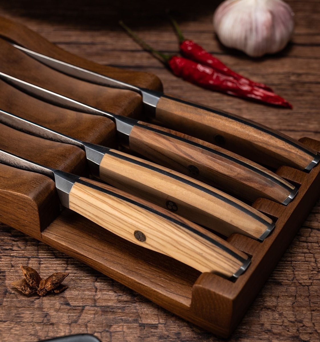 8 - Piece Non Serrated Japanese Damascus Steak Knife Set - Letcase